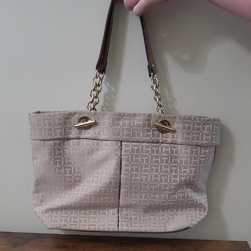 Tommy Hilfiger Cream and Tan Shoulder Bag with Gold Hardware